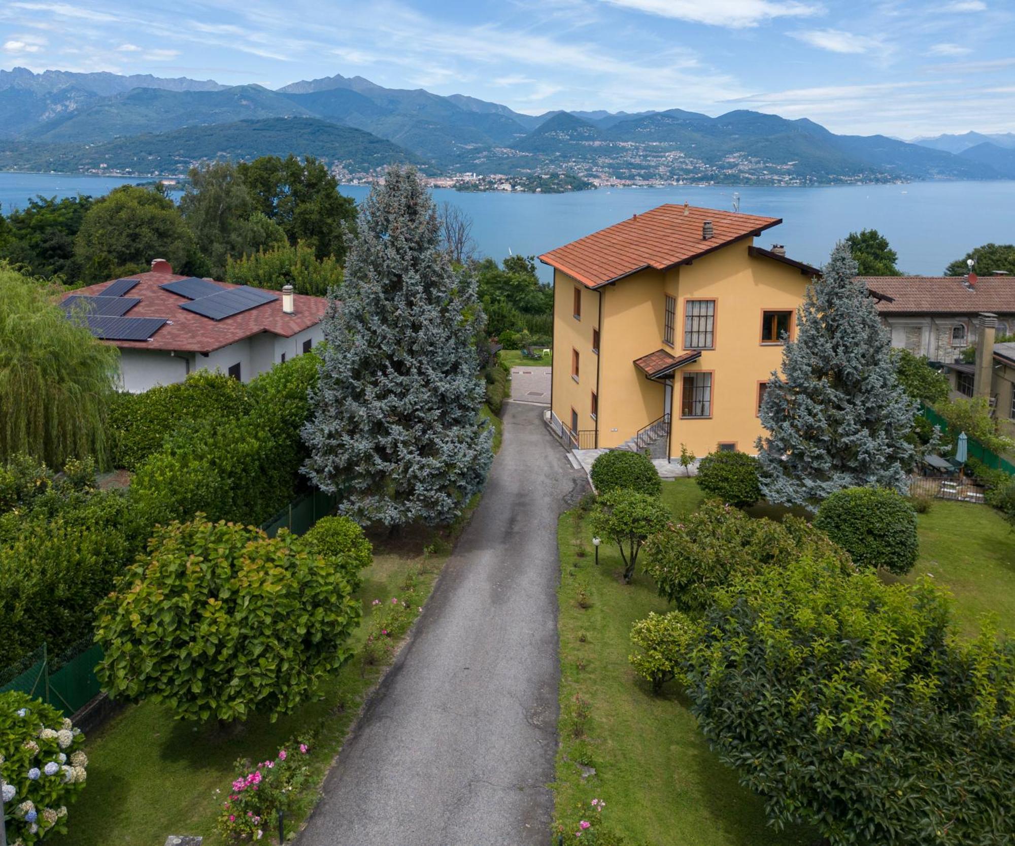 Casa Lilla - Lakeview Large Apartments With Garden Above Stresa Extérieur photo
